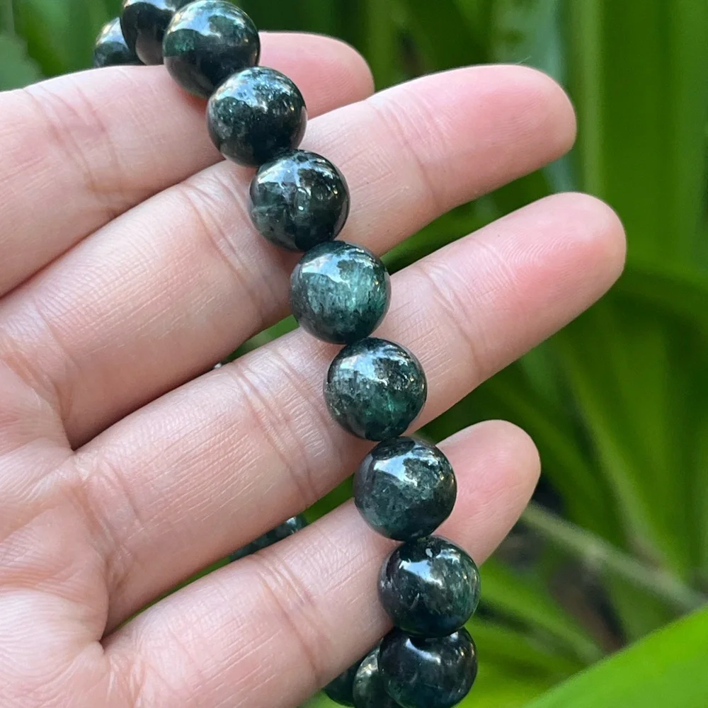 11mm flashy dark‎ green mica bracelet